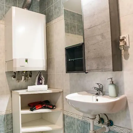 Spacious And Quiet Attic Flat In Centre Prague Exterior photo