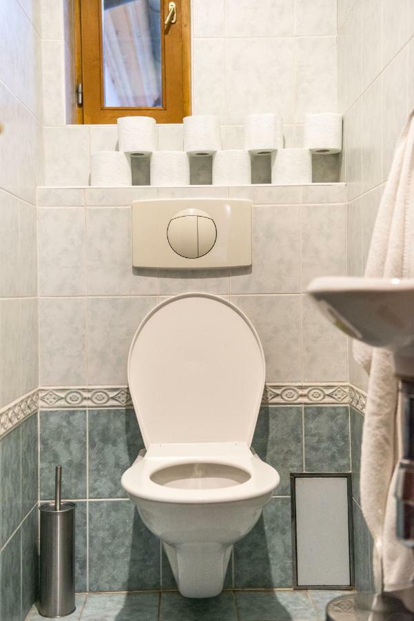 דירה Spacious And Quiet Attic Flat In Centre פראג