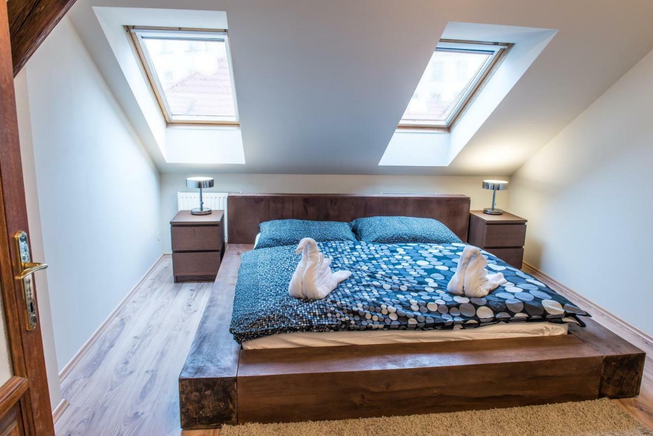 דירה Spacious And Quiet Attic Flat In Centre *