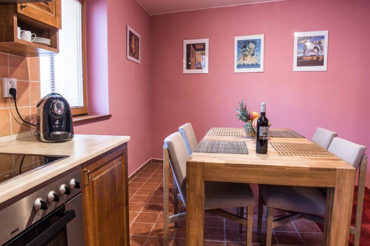 דירה Spacious And Quiet Attic Flat In Centre *