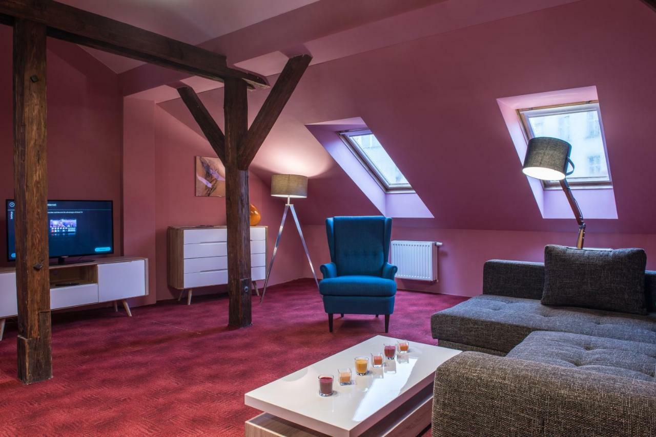 דירה Spacious And Quiet Attic Flat In Centre