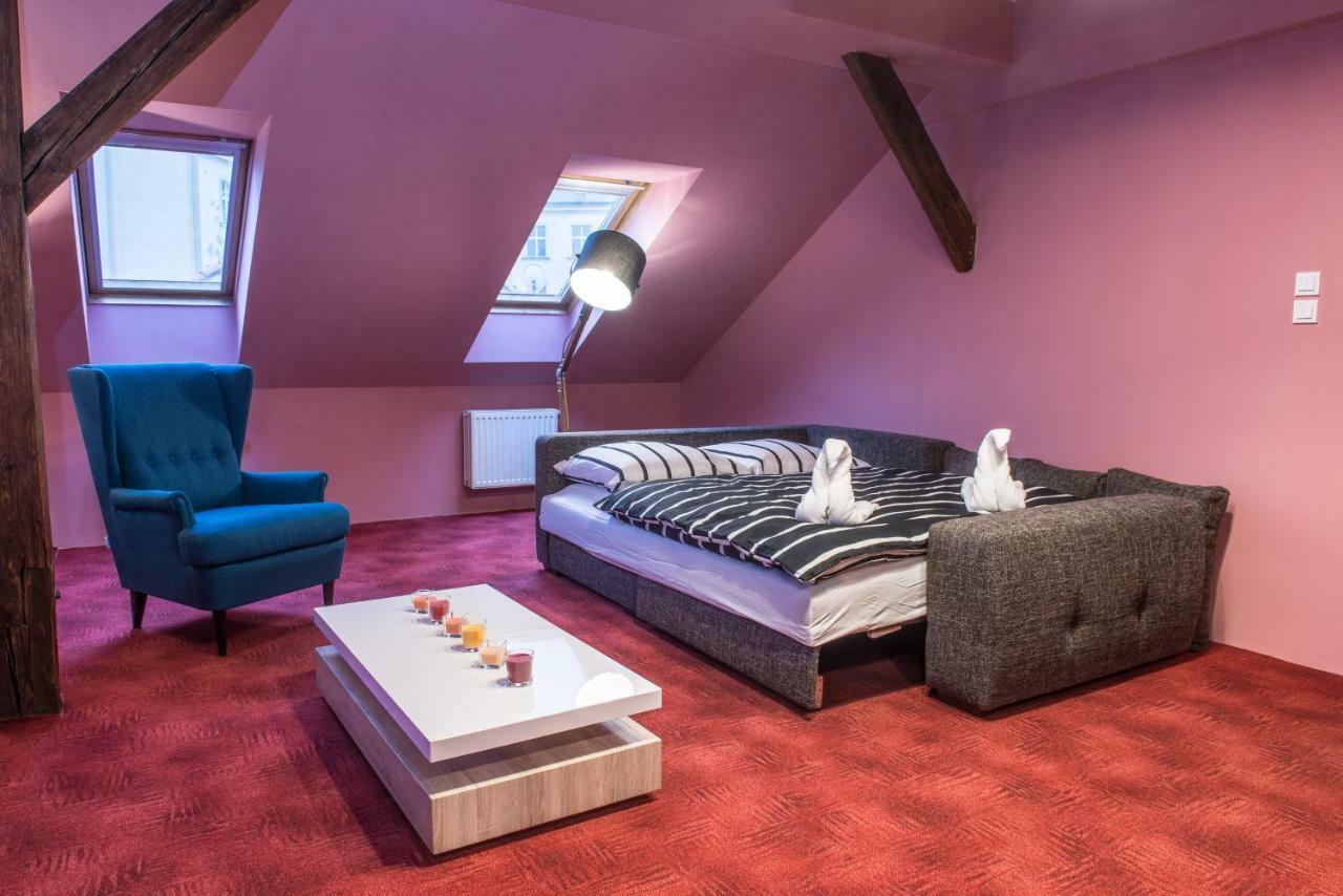 דירה Spacious And Quiet Attic Flat In Centre